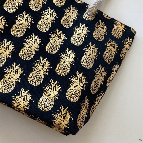 Jumbo Black & Gold Foil Pineapple Beach Tote - Picture 2 of 10
